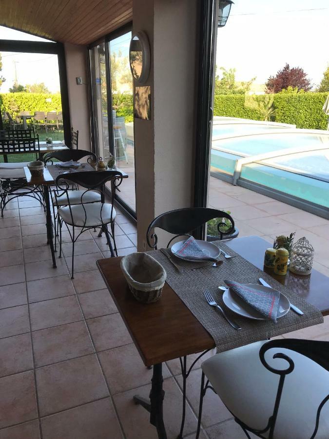 Bed and Breakfast Les Secrets Du Mistral Valensole Esterno foto