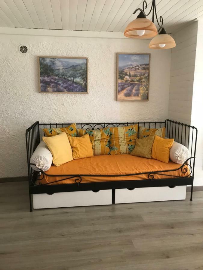 Bed and Breakfast Les Secrets Du Mistral Valensole Esterno foto
